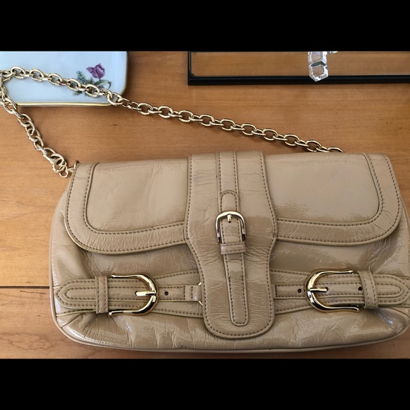Cache patent shoulder bag - Picture 11 of 11